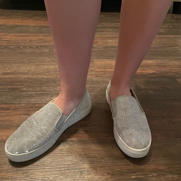 Very sparkly Gianni Bini shoes - Picture 4 of 5